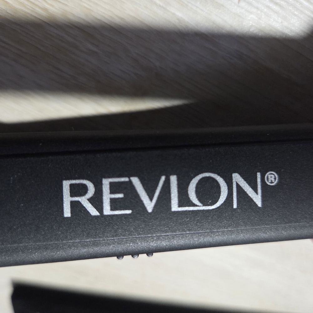 Revlon Flat Iron 1 Inch